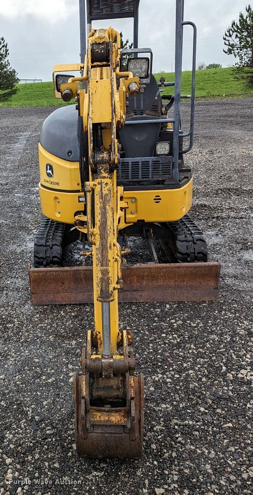 image for item KB9427 2005 John Deere 17ZTS  mini excavator