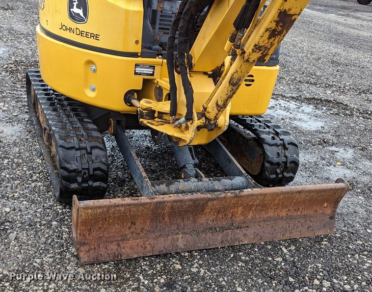 image for item KB9427 2005 John Deere 17ZTS  mini excavator