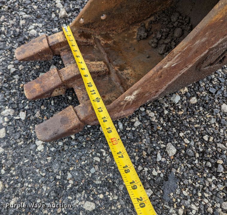 image for item KB9427 2005 John Deere 17ZTS  mini excavator