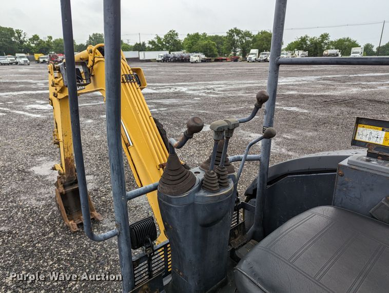 image for item KB9427 2005 John Deere 17ZTS  mini excavator