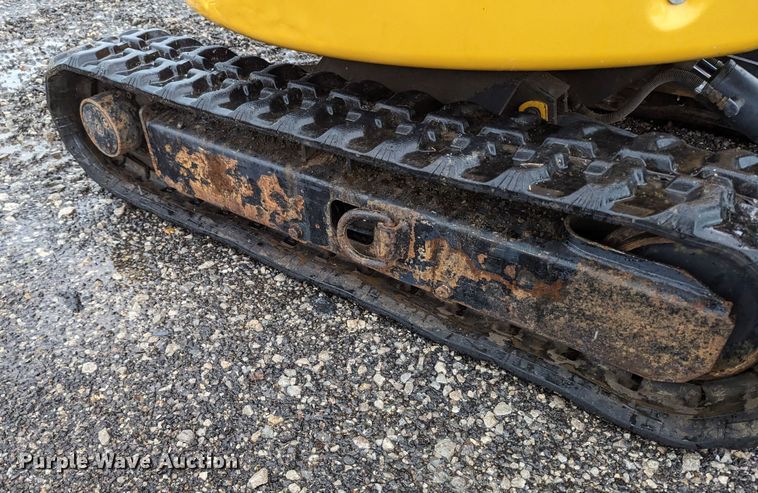 image for item KB9427 2005 John Deere 17ZTS  mini excavator