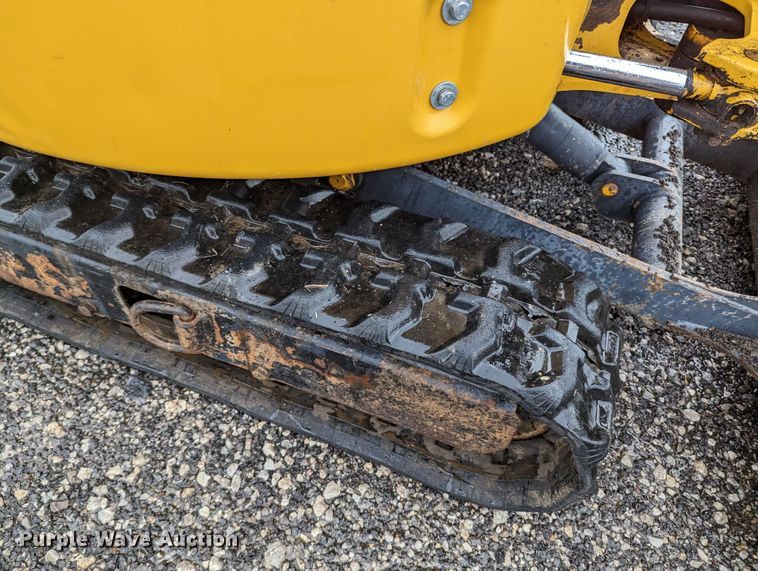 image for item KB9427 2005 John Deere 17ZTS  mini excavator