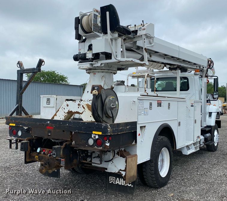 image for item KB9431 2013 International 7300 SFA  digger derrick truck