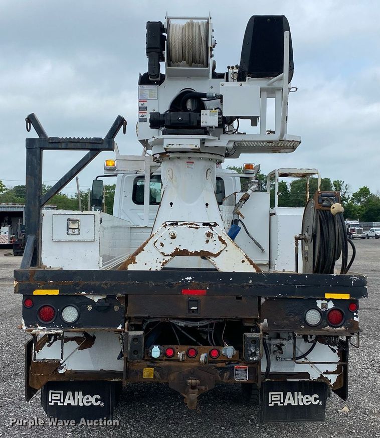 image for item KB9431 2013 International 7300 SFA  digger derrick truck