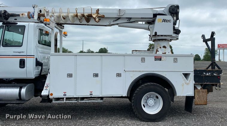 image for item KB9431 2013 International 7300 SFA  digger derrick truck