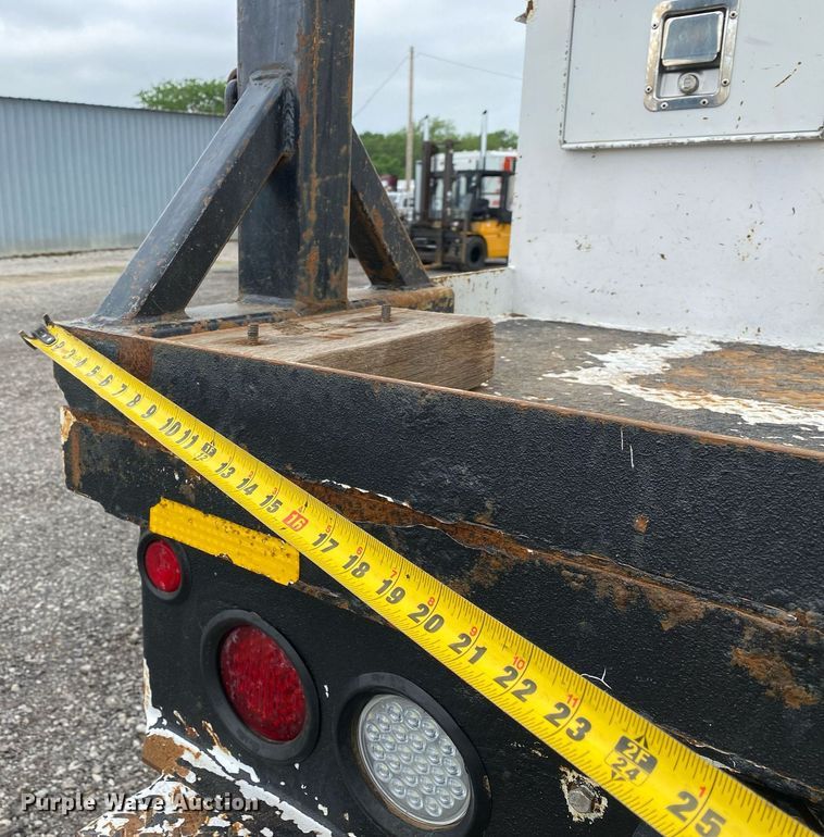 image for item KB9431 2013 International 7300 SFA  digger derrick truck