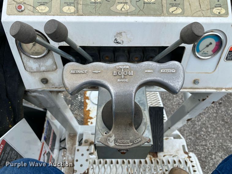 image for item KB9431 2013 International 7300 SFA  digger derrick truck