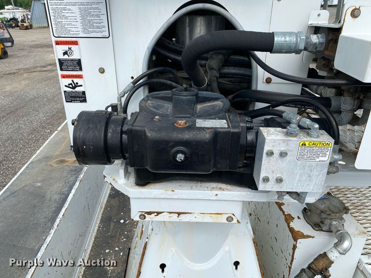 image for item KB9431 2013 International 7300 SFA  digger derrick truck