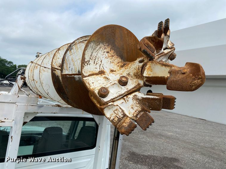 image for item KB9431 2013 International 7300 SFA  digger derrick truck