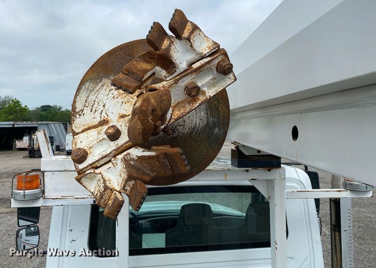 image for item KB9431 2013 International 7300 SFA  digger derrick truck