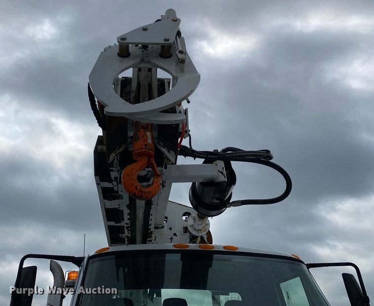 image for item KB9431 2013 International 7300 SFA  digger derrick truck