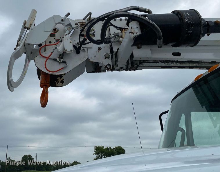 image for item KB9431 2013 International 7300 SFA  digger derrick truck