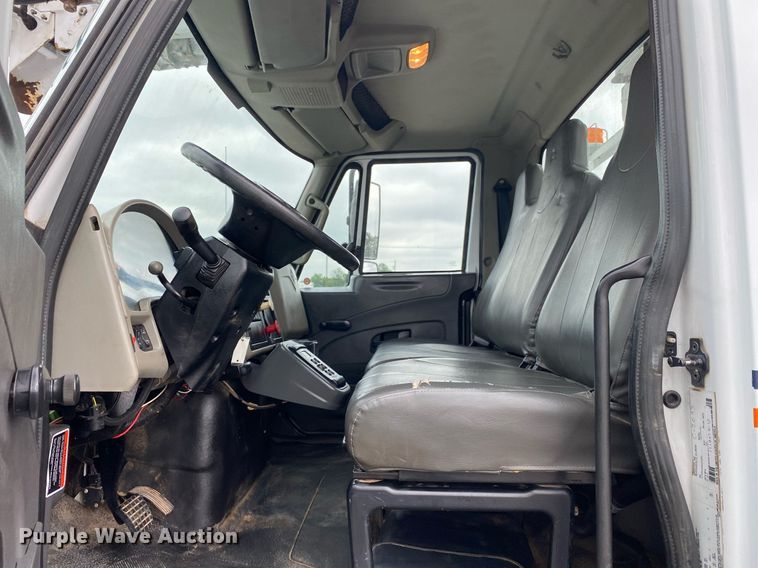 image for item KB9431 2013 International 7300 SFA  digger derrick truck