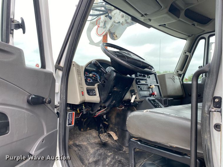 image for item KB9431 2013 International 7300 SFA  digger derrick truck