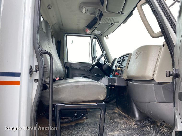 image for item KB9431 2013 International 7300 SFA  digger derrick truck