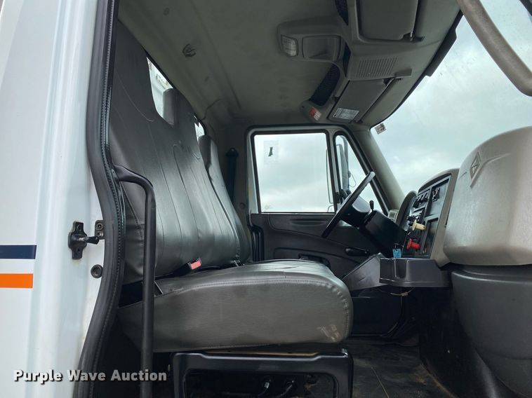 image for item KB9431 2013 International 7300 SFA  digger derrick truck