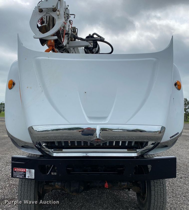 image for item KB9431 2013 International 7300 SFA  digger derrick truck