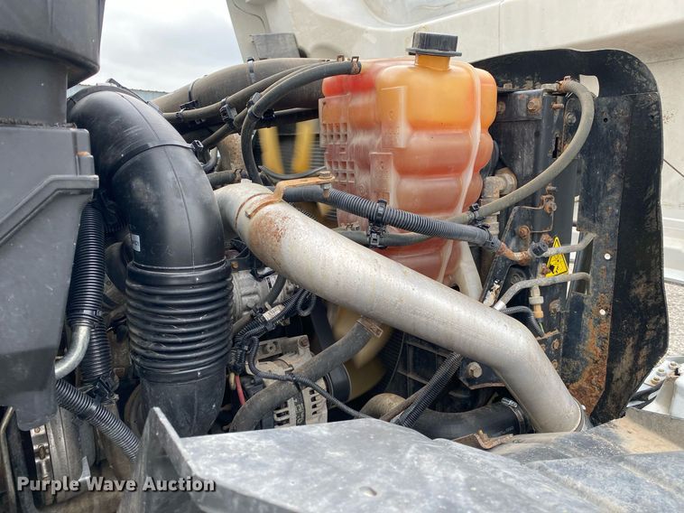 image for item KB9431 2013 International 7300 SFA  digger derrick truck