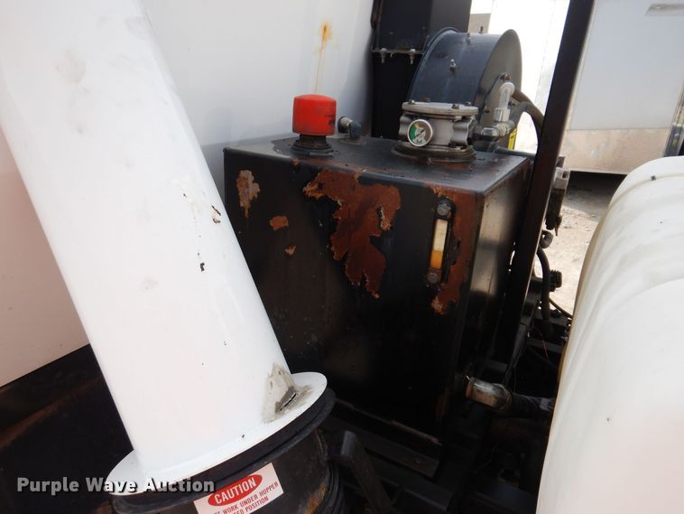 image for item KN9965 2016 Isuzu NPR  street sweeper truck