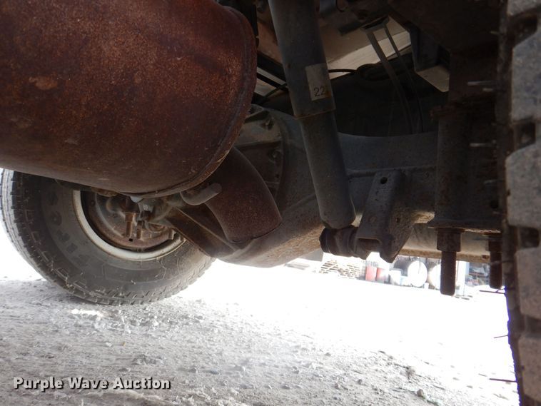 image for item KN9965 2016 Isuzu NPR  street sweeper truck