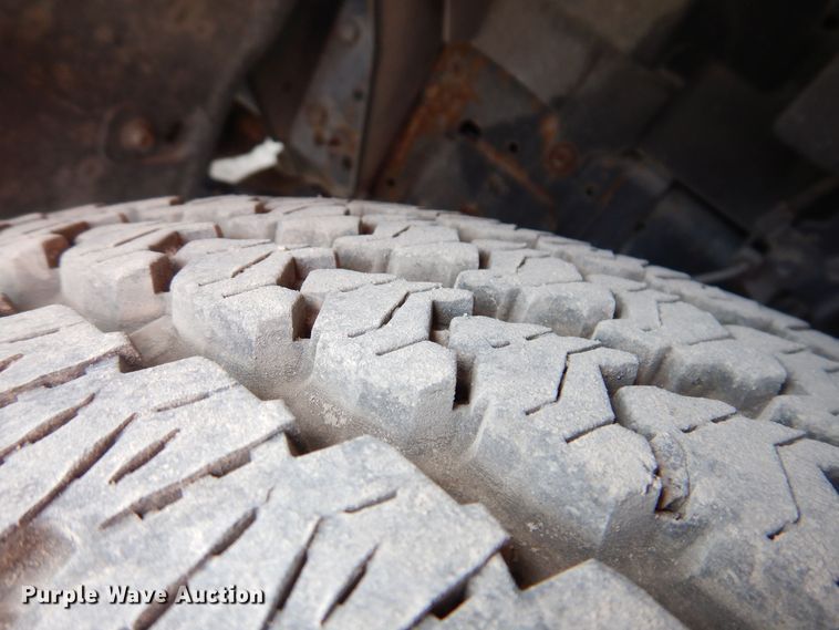 image for item KN9965 2016 Isuzu NPR  street sweeper truck