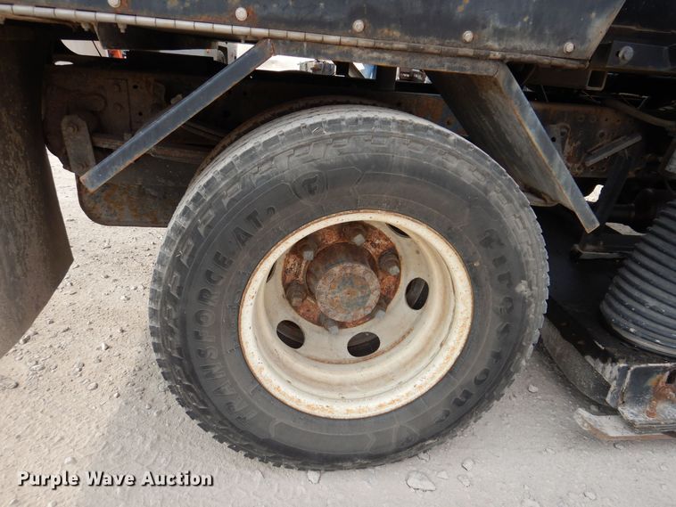 image for item KN9965 2016 Isuzu NPR  street sweeper truck