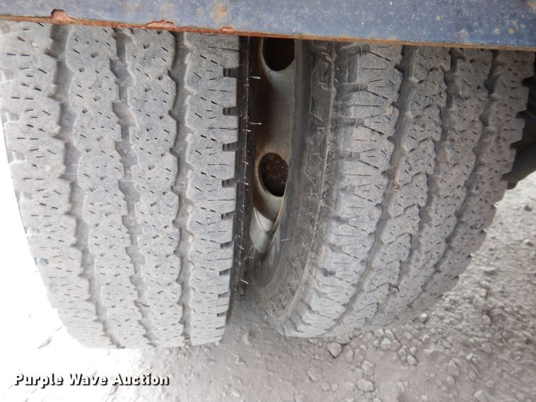 image for item KN9965 2016 Isuzu NPR  street sweeper truck