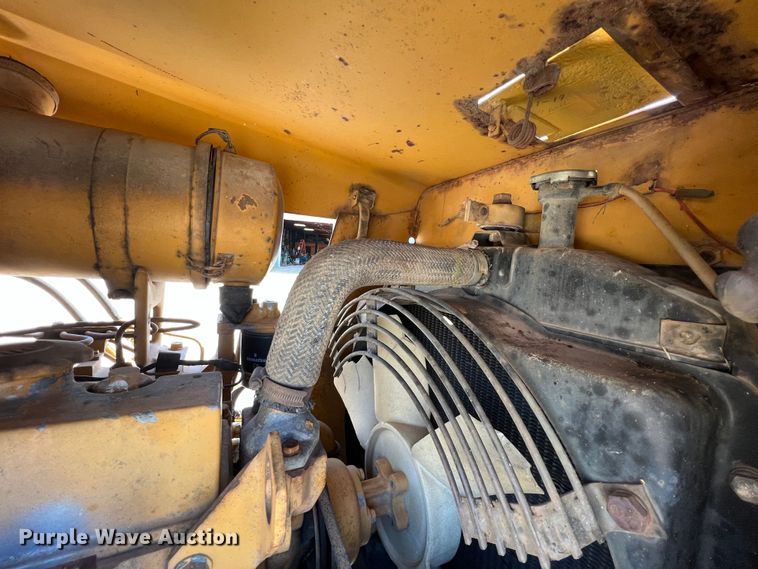 image for item KR9466 Komatsu D20A6  dozer