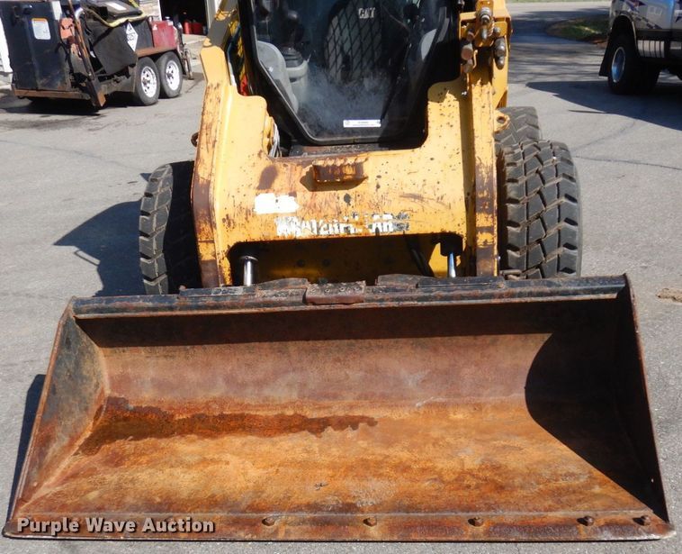 image for item KU9989 2012 Caterpillar 262C  skid steer loader