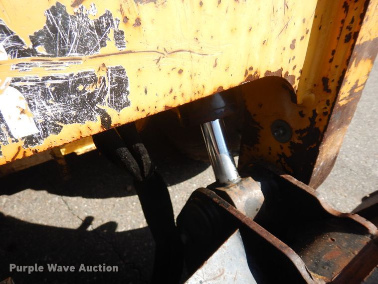 image for item KU9989 2012 Caterpillar 262C  skid steer loader