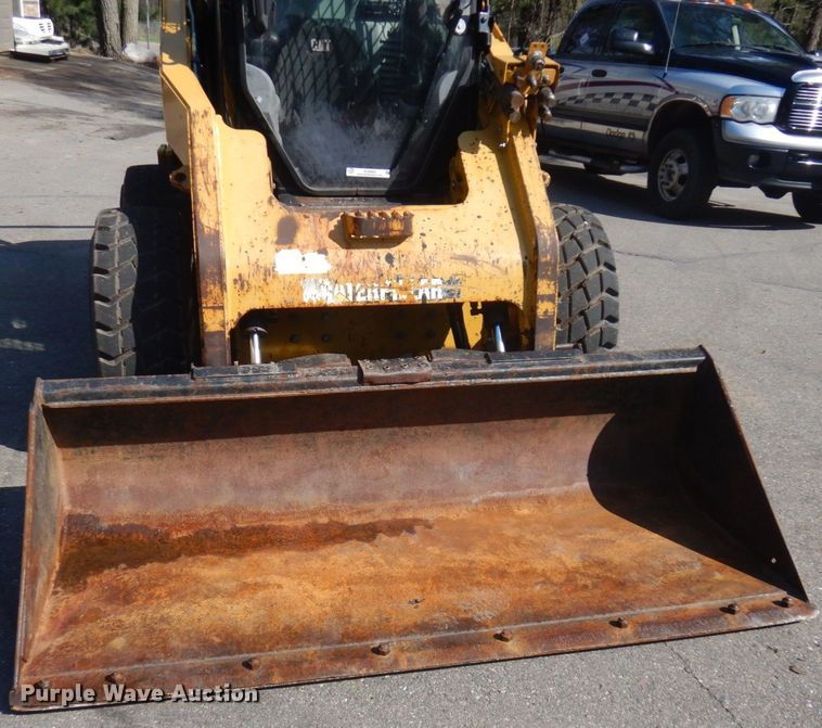 image for item KU9989 2012 Caterpillar 262C  skid steer loader