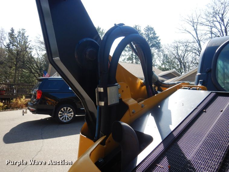 image for item KU9989 2012 Caterpillar 262C  skid steer loader