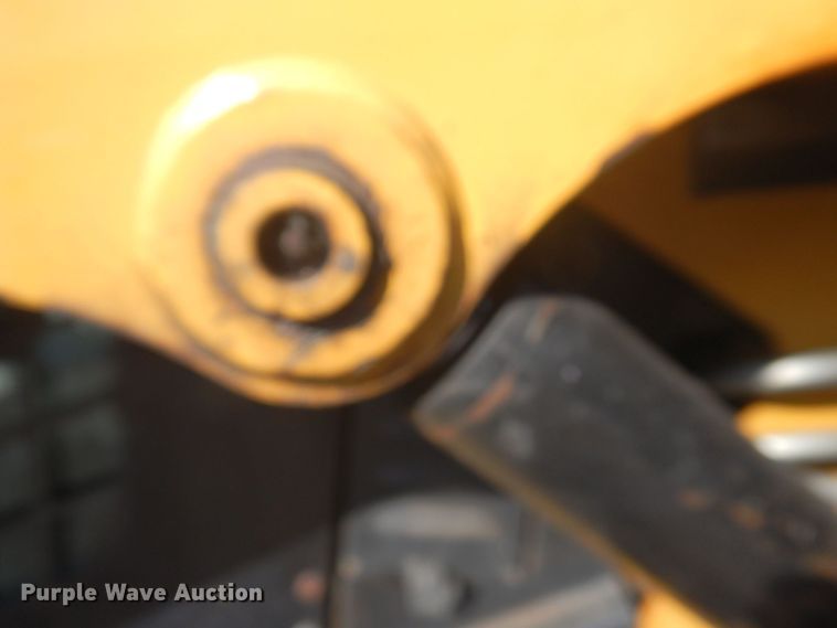 image for item KU9989 2012 Caterpillar 262C  skid steer loader