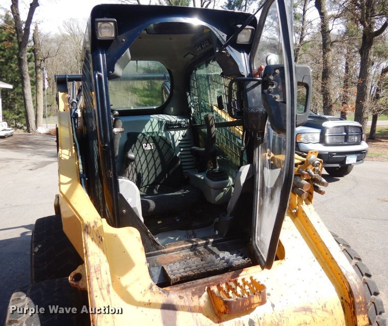 image for item KU9989 2012 Caterpillar 262C  skid steer loader
