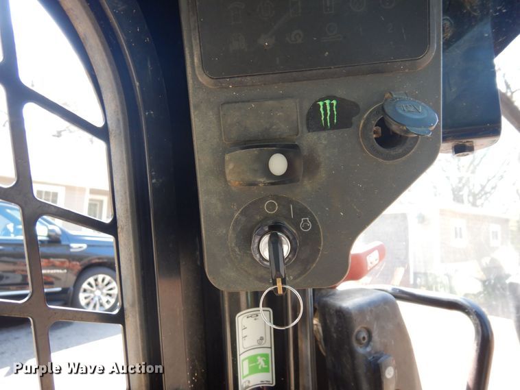 image for item KU9989 2012 Caterpillar 262C  skid steer loader