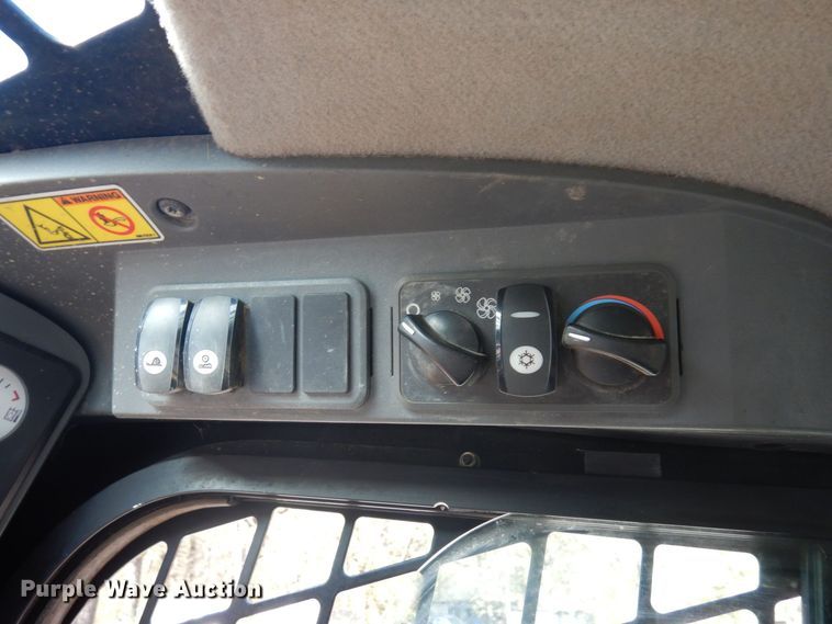 image for item KU9989 2012 Caterpillar 262C  skid steer loader