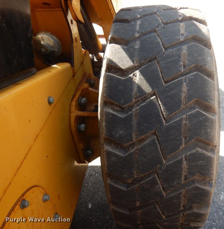 image for item KU9989 2012 Caterpillar 262C  skid steer loader