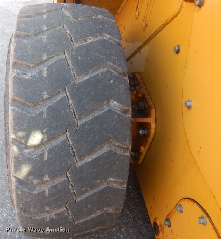 image for item KU9989 2012 Caterpillar 262C  skid steer loader