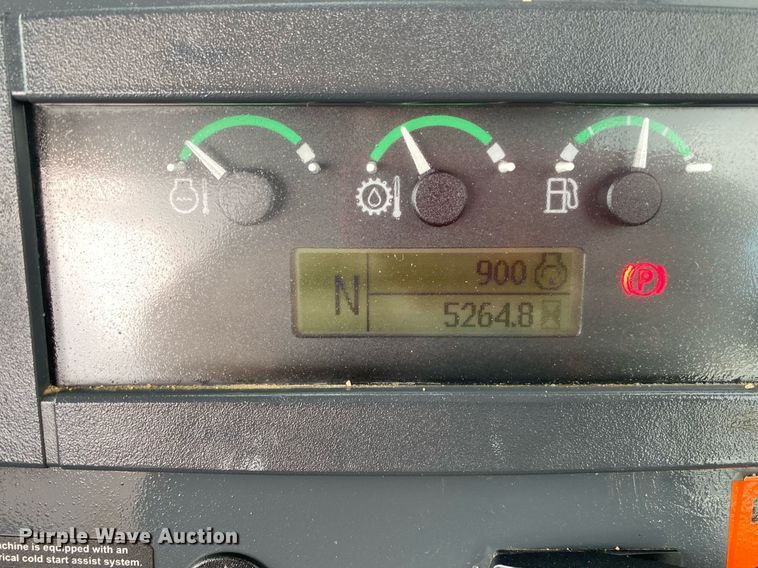 image for item KW9258 2018 John Deere 310SL  backhoe