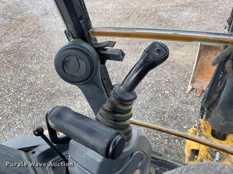 image for item KW9258 2018 John Deere 310SL  backhoe