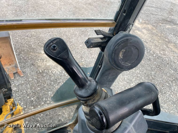 image for item KW9258 2018 John Deere 310SL  backhoe