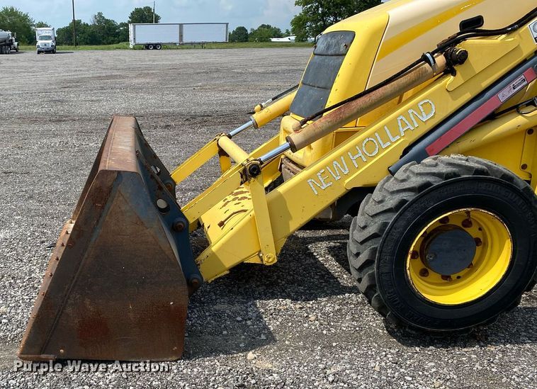 image for item KW9259 2002 New Holland LB75B  backhoe