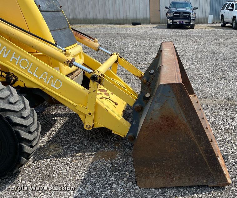 image for item KW9259 2002 New Holland LB75B  backhoe