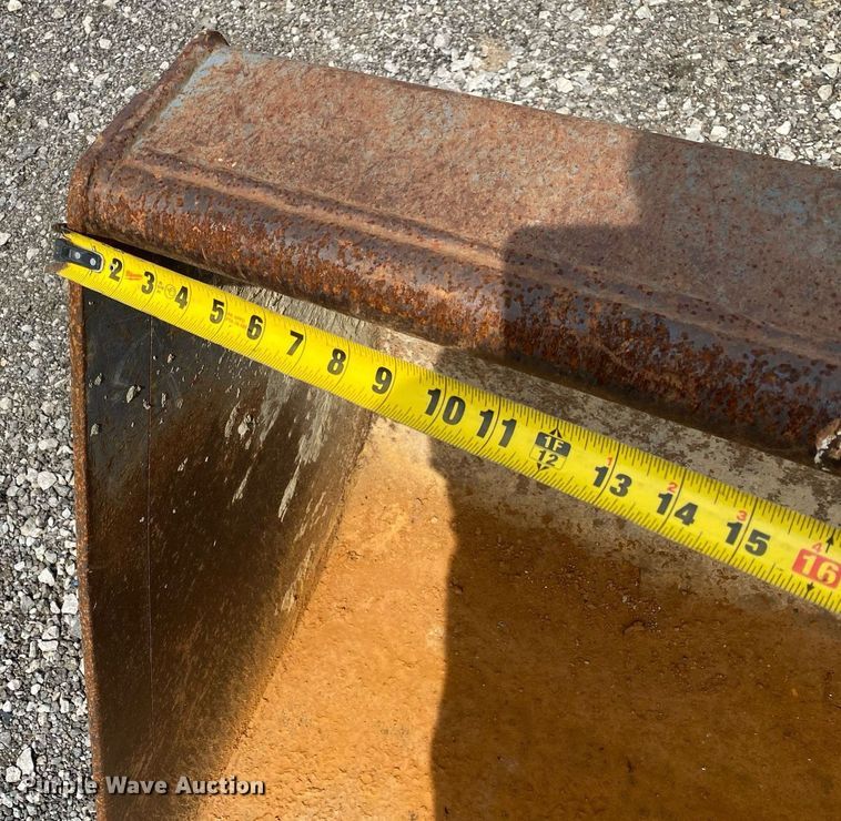 image for item KW9259 2002 New Holland LB75B  backhoe