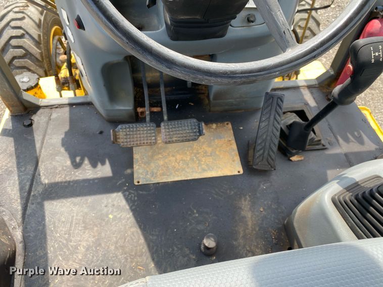 image for item KW9259 2002 New Holland LB75B  backhoe