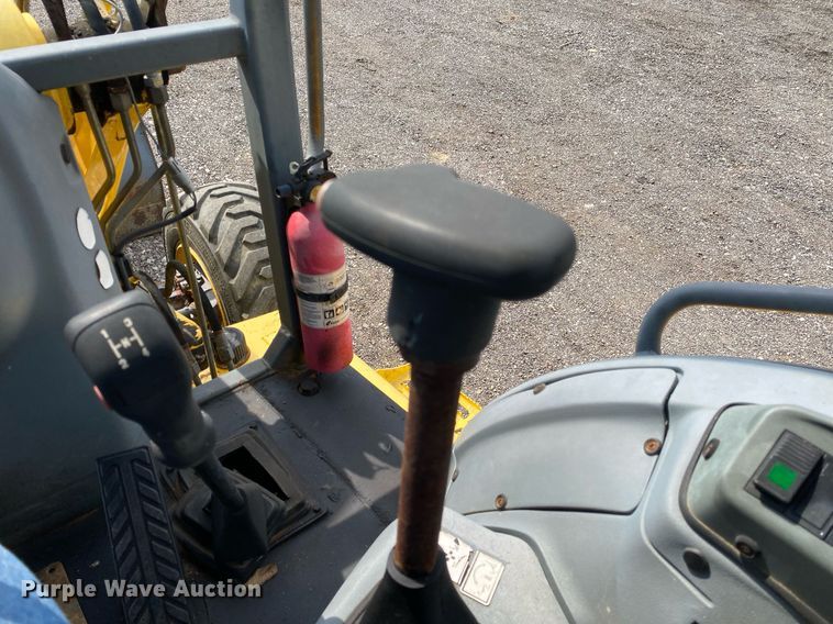 image for item KW9259 2002 New Holland LB75B  backhoe