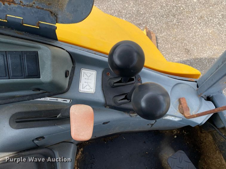 image for item KW9259 2002 New Holland LB75B  backhoe