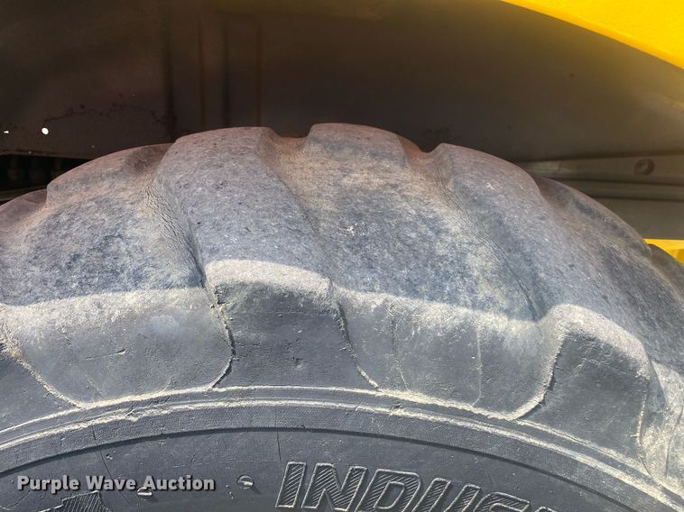 image for item KW9259 2002 New Holland LB75B  backhoe