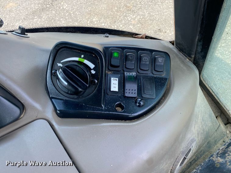 image for item KW9261 2016 Case 580 Super N  backhoe