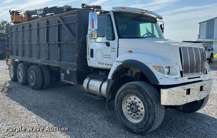 image for item LA9945 2006 International 7700  log loader truck